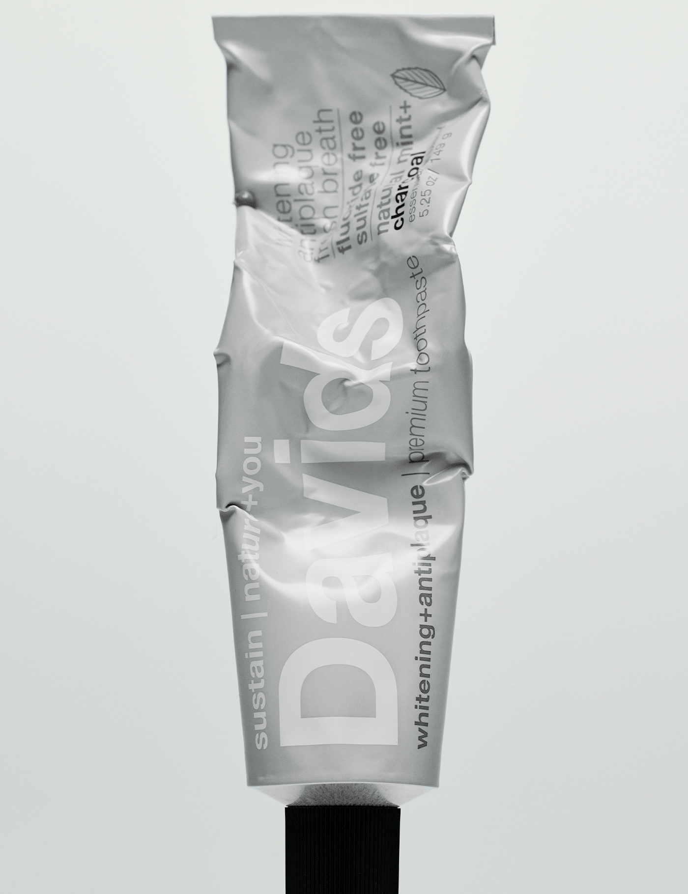 Davids premium toothpaste / charcoal+peppermint