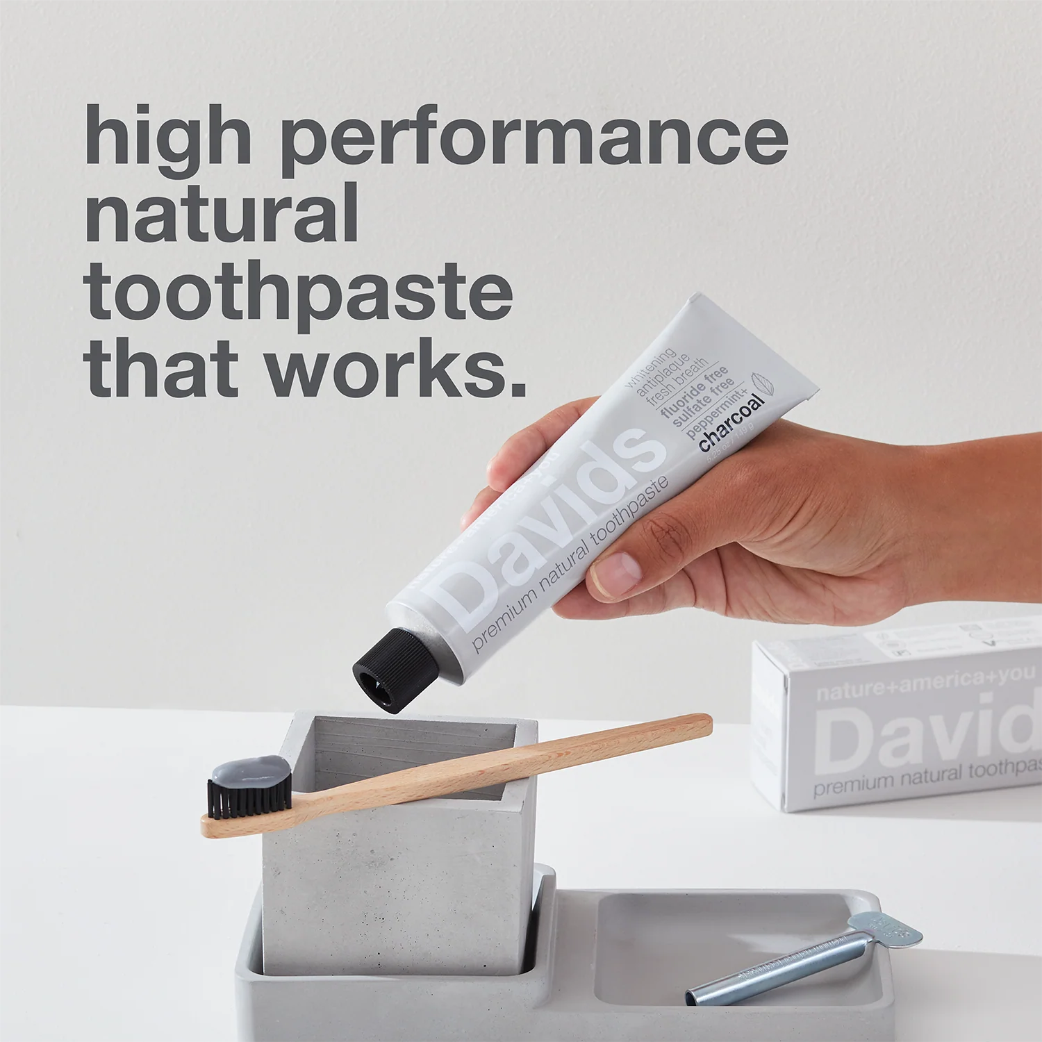 Davids premium toothpaste / charcoal+peppermint