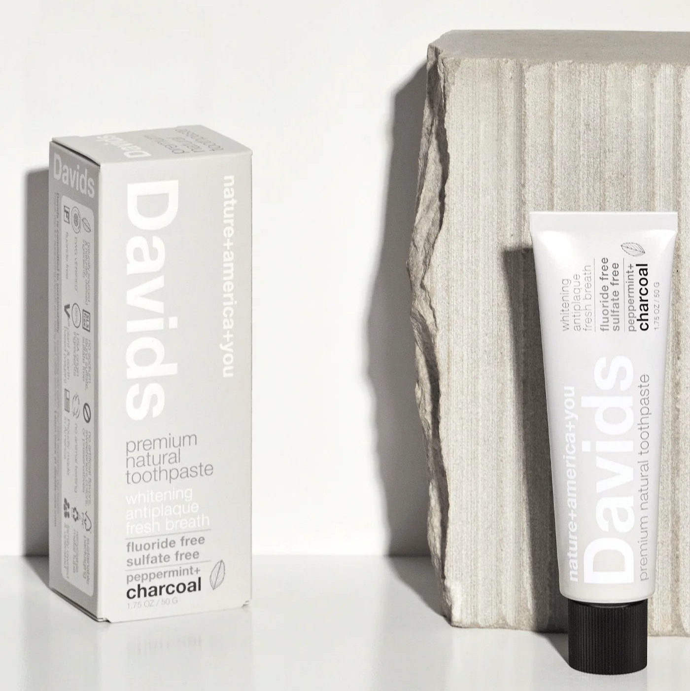 Davids travel size premium toothpaste / charcoal+peppermint